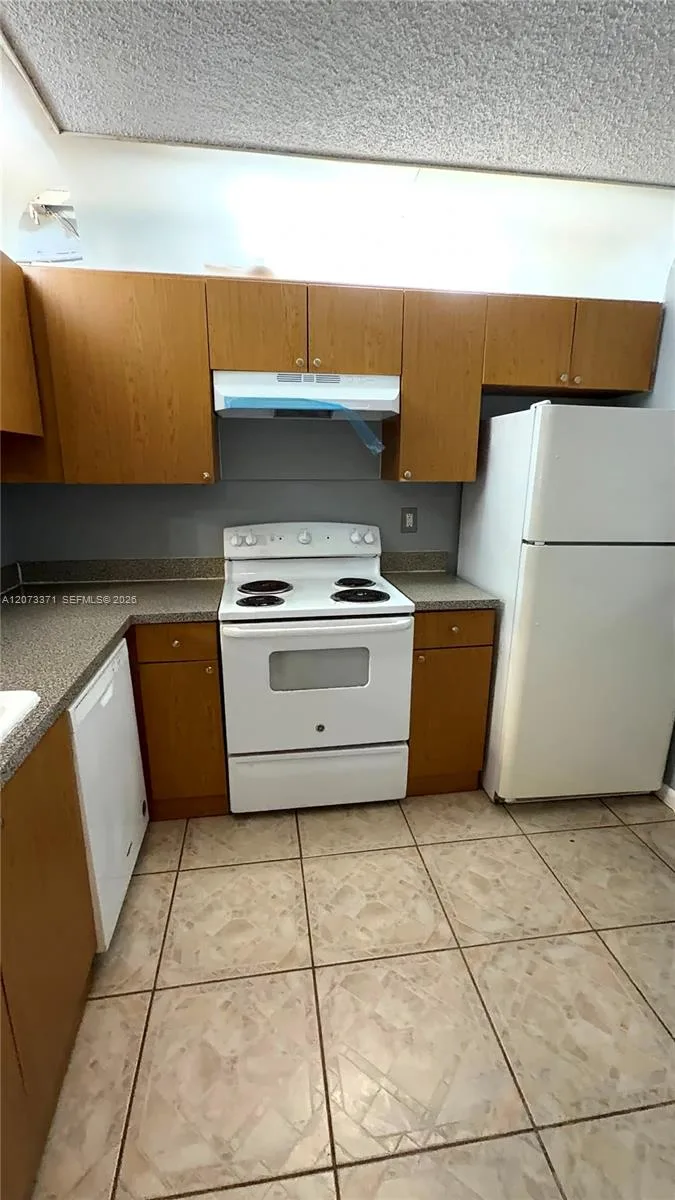 3470 Foxcroft Rd # 108, Miramar, FL 33025