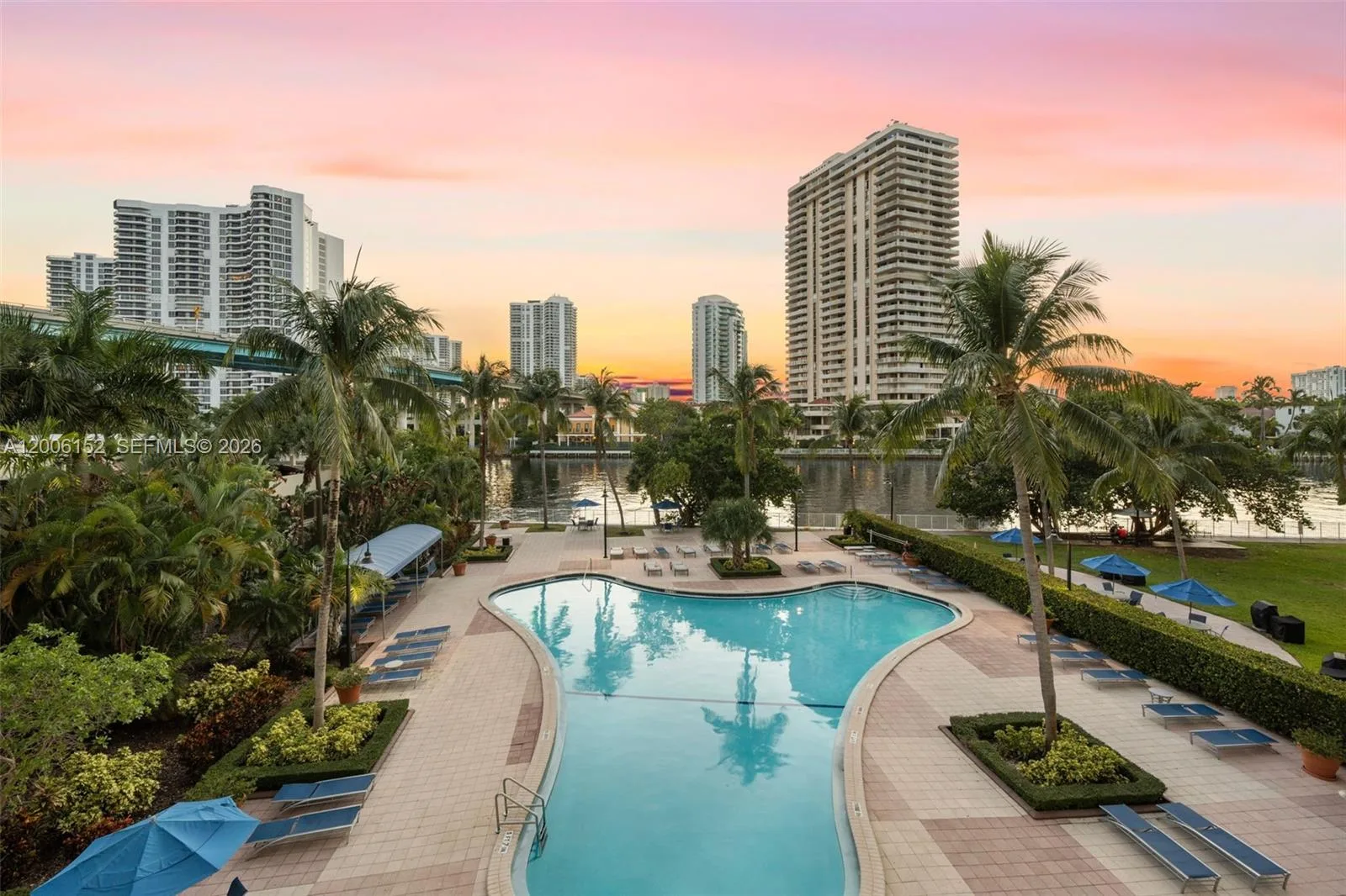 19390 Collins Ave # 1410, Sunny Isles Beach, FL 33160 photo 4