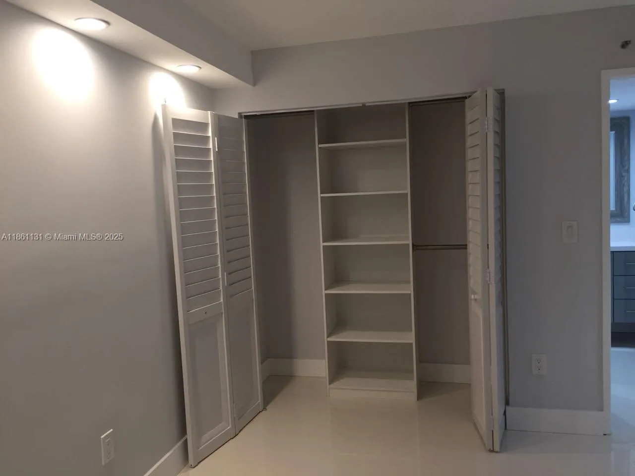 210 174th St # 1003, Sunny Isles Beach, FL 33160 photo 13