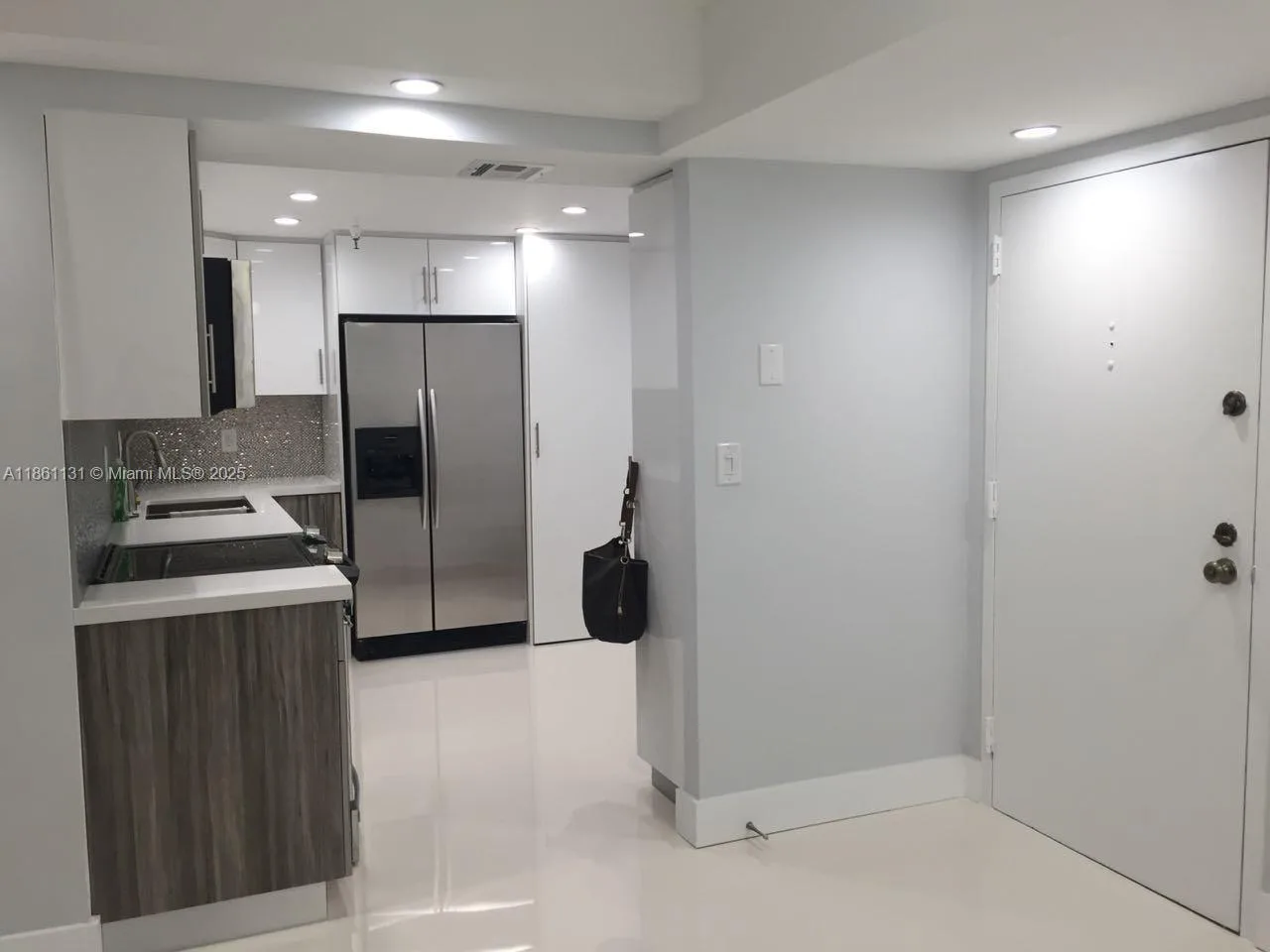 210 174th St # 1003, Sunny Isles Beach, FL 33160 photo 2