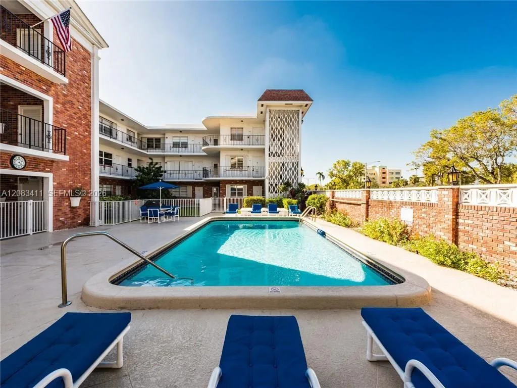 2340 NE 9th St # 210, Fort Lauderdale, FL 33304