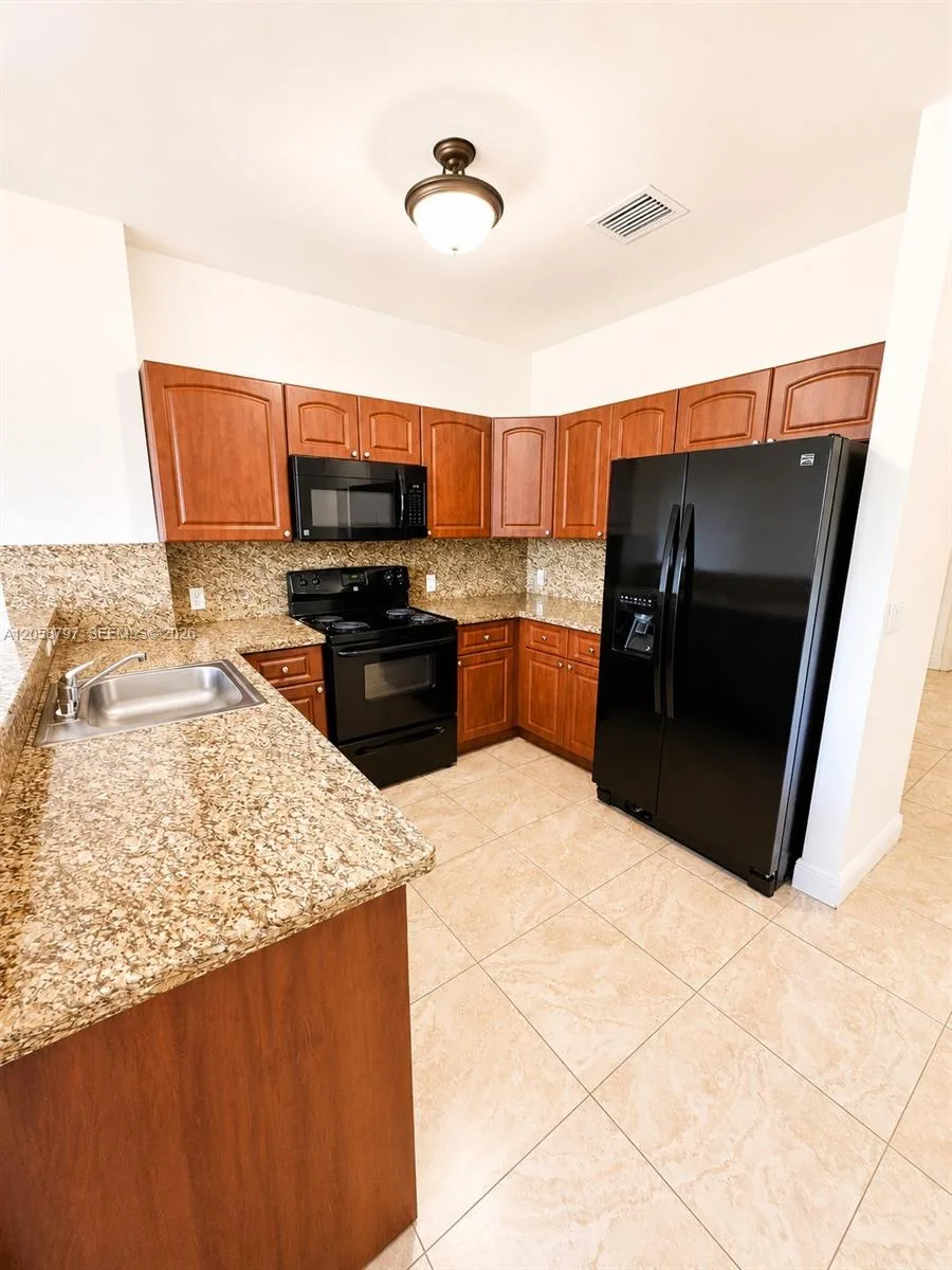 18120 NW 59th Ave # 205, Hialeah, FL 33015 photo 4