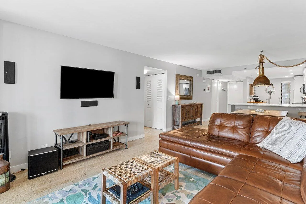 17 ROYAL PALM Way # 105, Boca Raton, FL 33432 photo 12