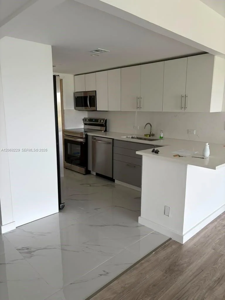 3050 N Palm Aire Dr # 707, Pompano Beach, FL 33069 photo 4