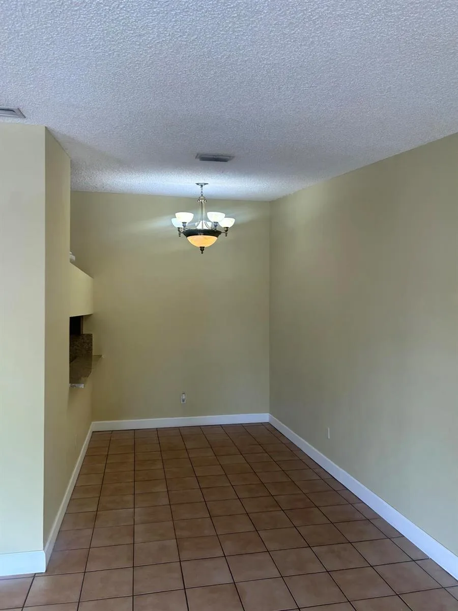 18310 Mediterranean Boulevard # 6-24, Hialeah, FL 33015 — zdjęcie 3