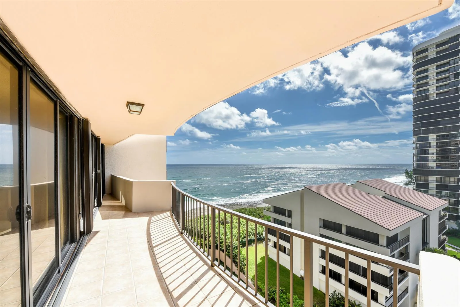 4200 N Ocean Drive # 1-904, Singer Island, FL 33404