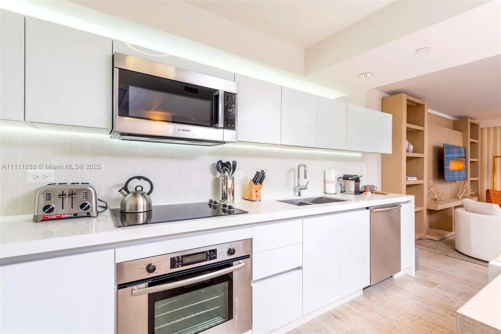 102 24th St # 1106, Miami Beach, FL 33139 photo 6