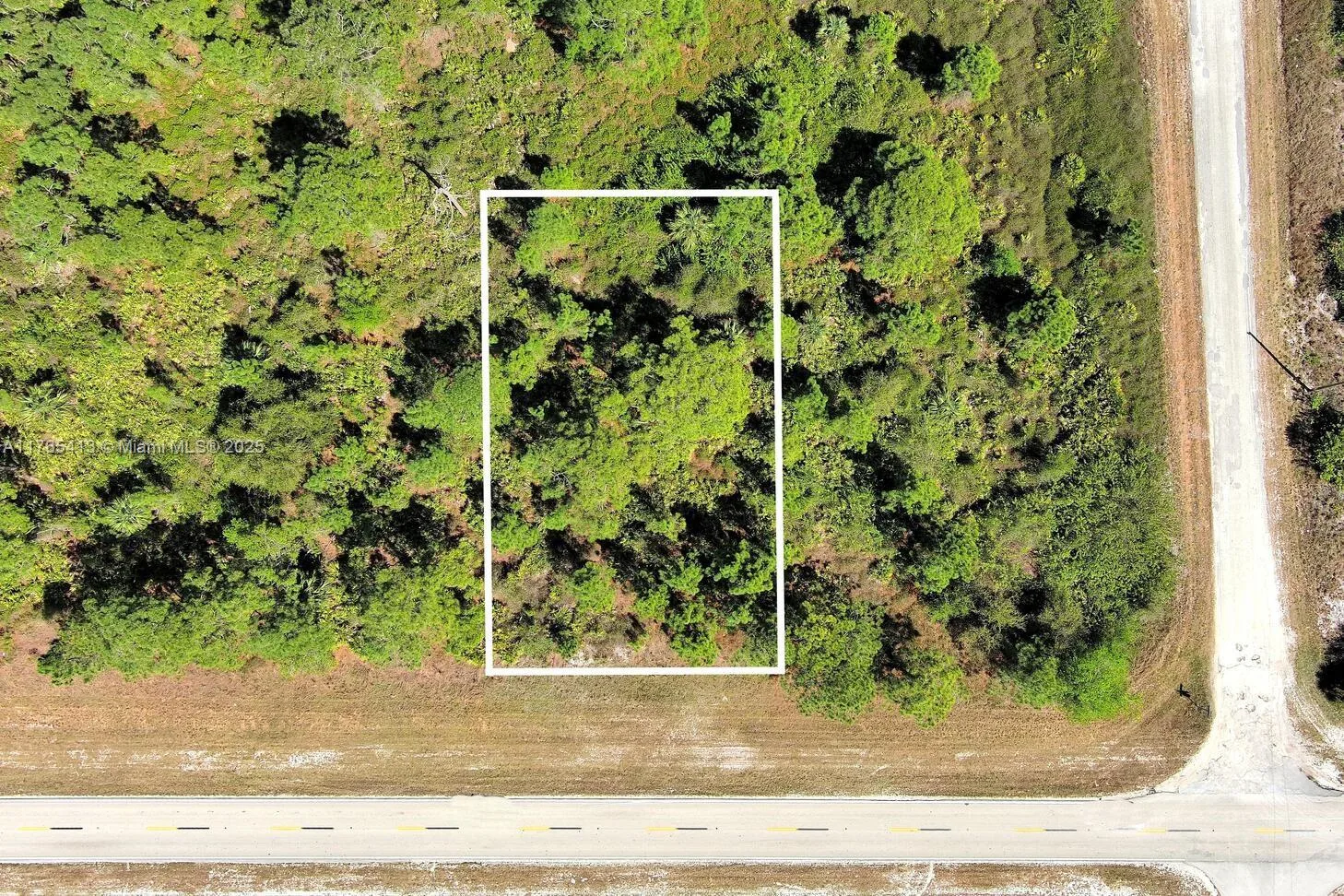 655 Columbus Blvd, Lehigh Acres, FL 33974 photo 2