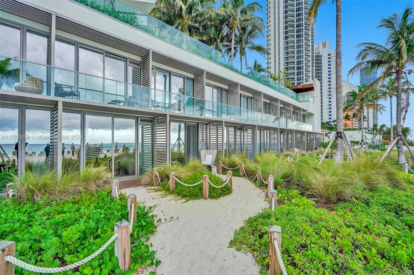 18975 Collins Ave # Cabana # 8, Sunny Isles Beach, FL 33160 photo 4