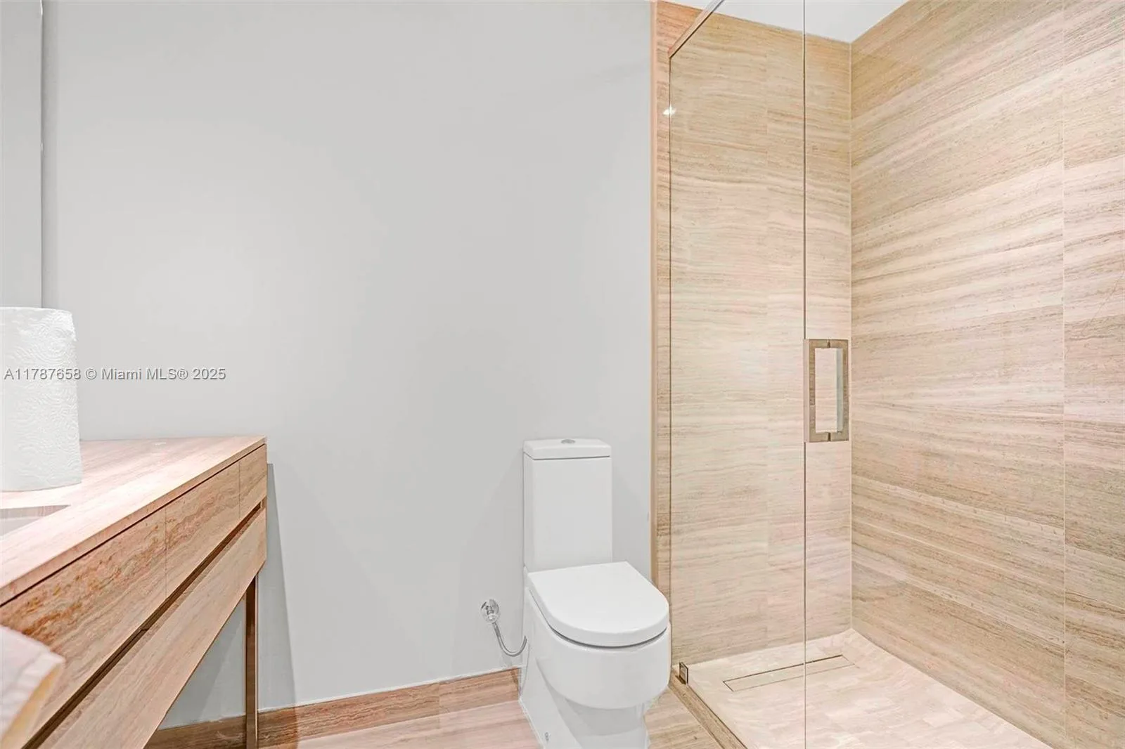 18975 Collins Ave # Cabana # 8, Sunny Isles Beach, FL 33160 photo 6