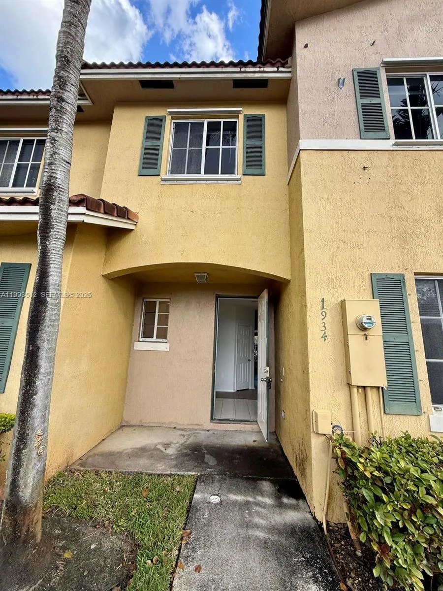 1934 SW 60th Ave, North Lauderdale, FL 33068 photo 2