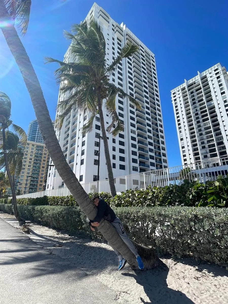 2301 S Ocean Dr # 1104, Hollywood, FL 33019