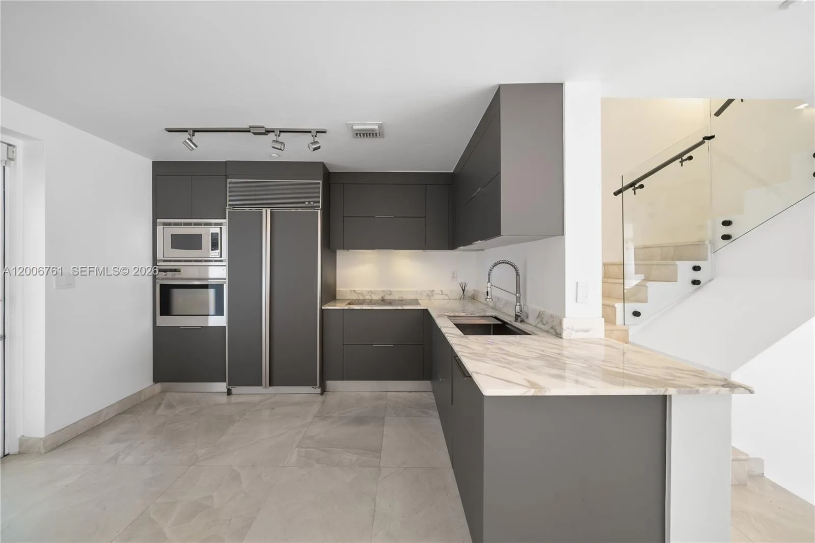 400 Alton Rd # TH-1A, Miami Beach, FL 33139 photo 6