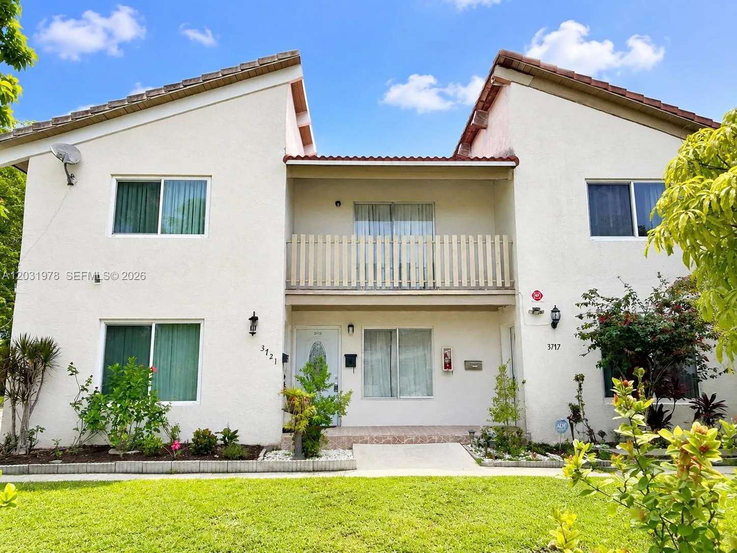 3719 Riverside Dr, Coral Springs, FL 33065