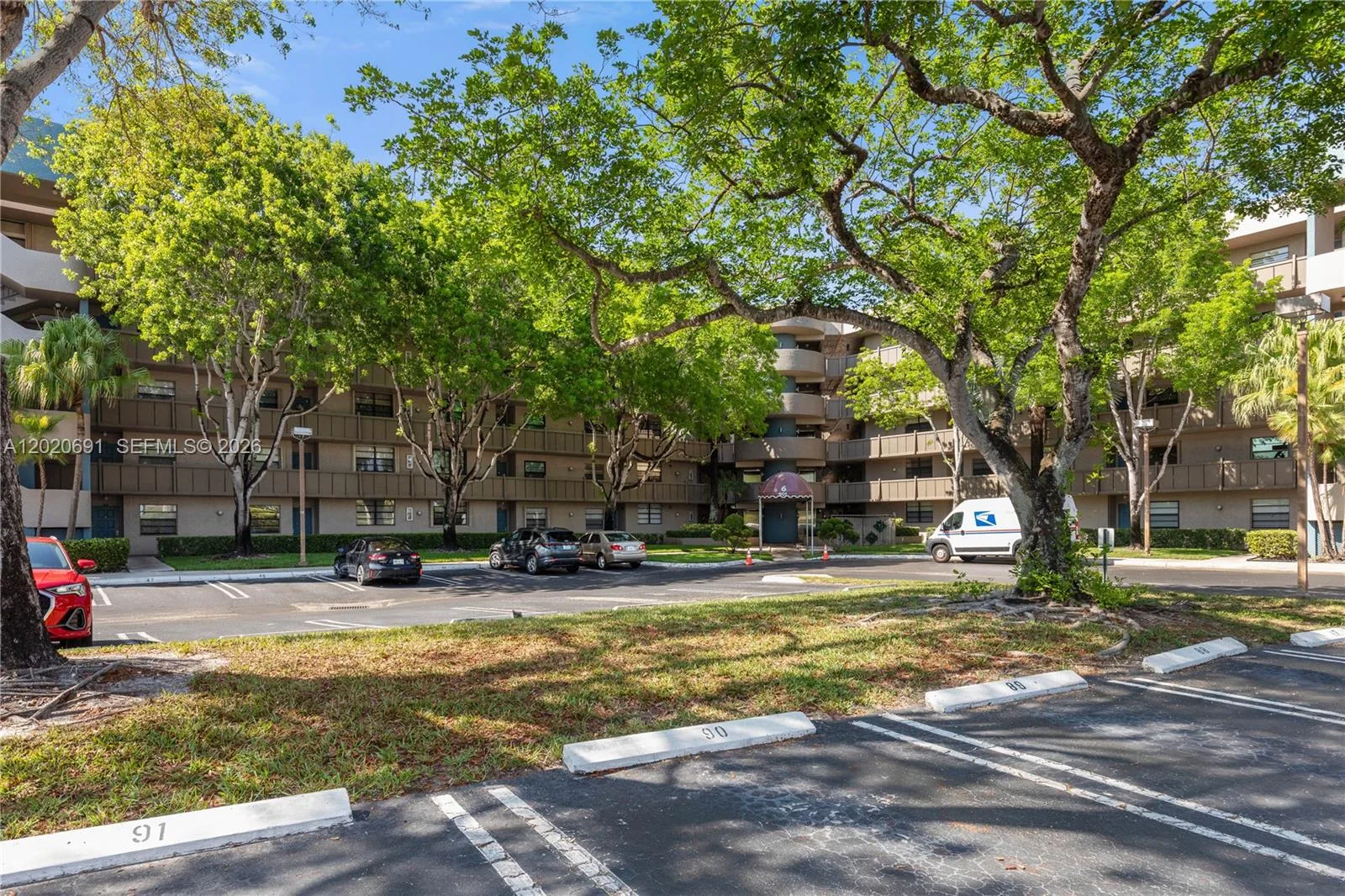 901 Colony Point Cir # 521, Pembroke Pines, FL 33026