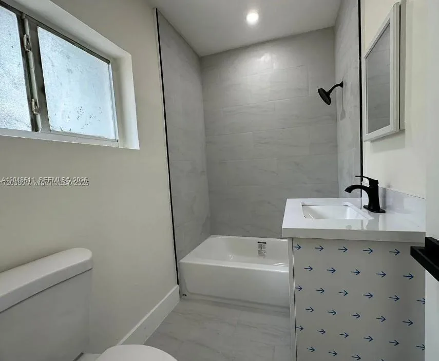 1514 SW 6th St # 4, Miami, FL 33135 photo 3