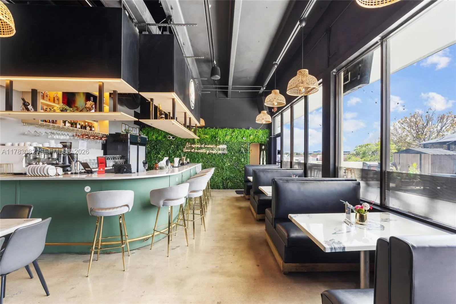 10648 FOUNTAINBLEAU  BLVD, Miami, FL 33172 — zdjęcie 2