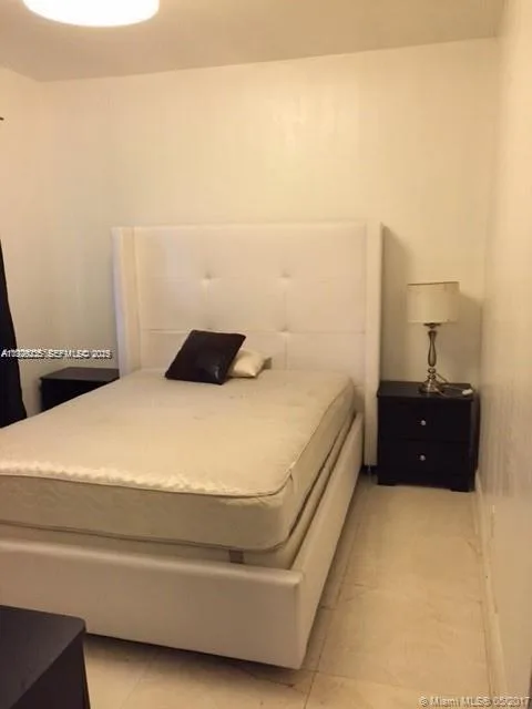 842 Meridian Ave # 1B, Miami Beach, FL 33139 photo 2