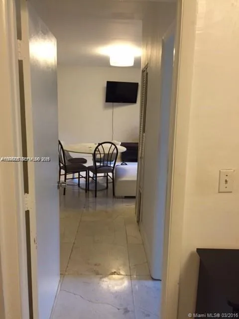 842 Meridian Ave # 1B, Miami Beach, FL 33139 photo 4