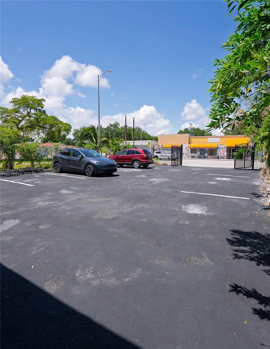 88 NW 54th St, Miami, FL 33127 photo 3