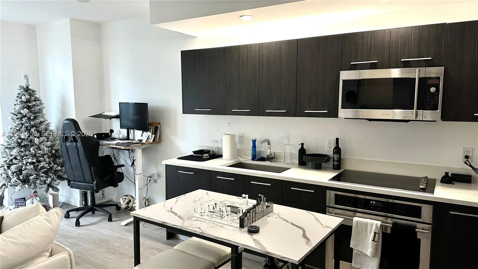 55 SW 9th St # 3702, Miami, FL 33130 photo 3