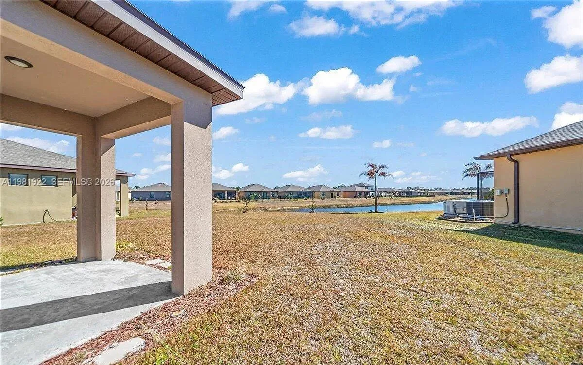870 SE Remington Green Dr, Palm Bay, FL 32909 photo 2