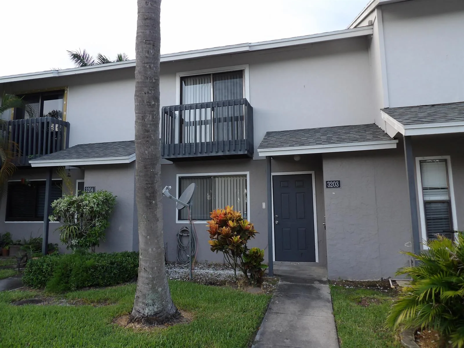 3203 Poolside Drive, FL 33463