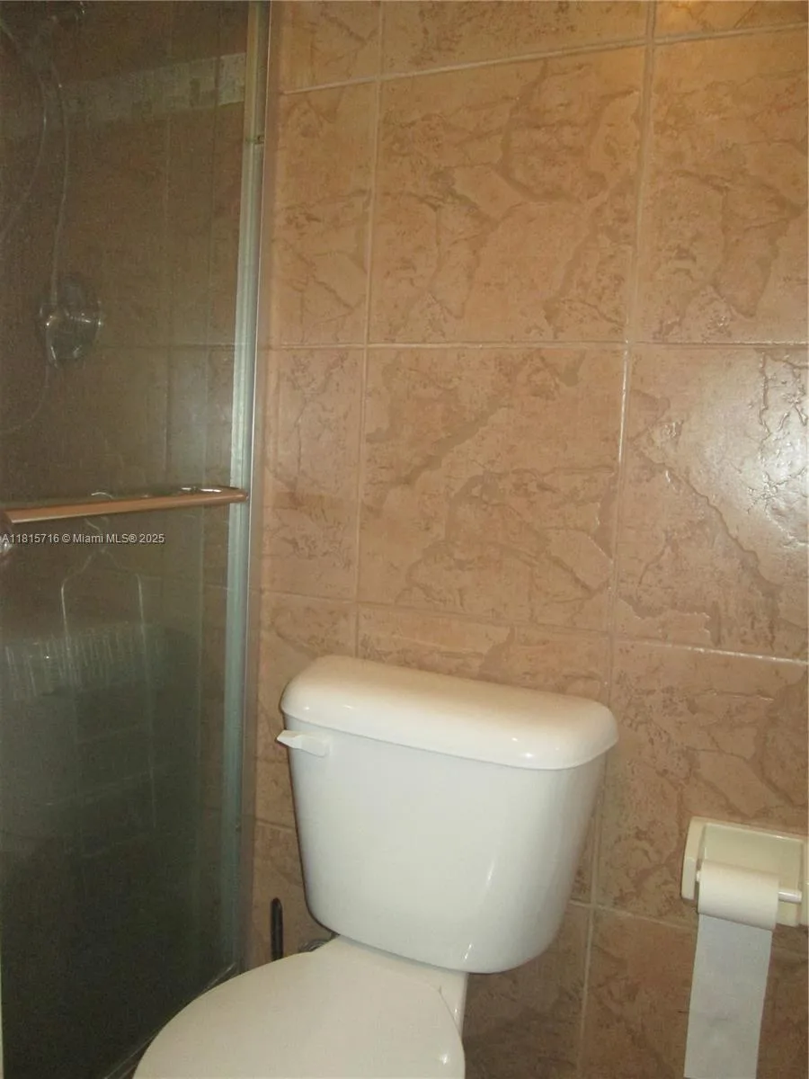 250 174th St # 218, Sunny Isles Beach, FL 33160 photo 12