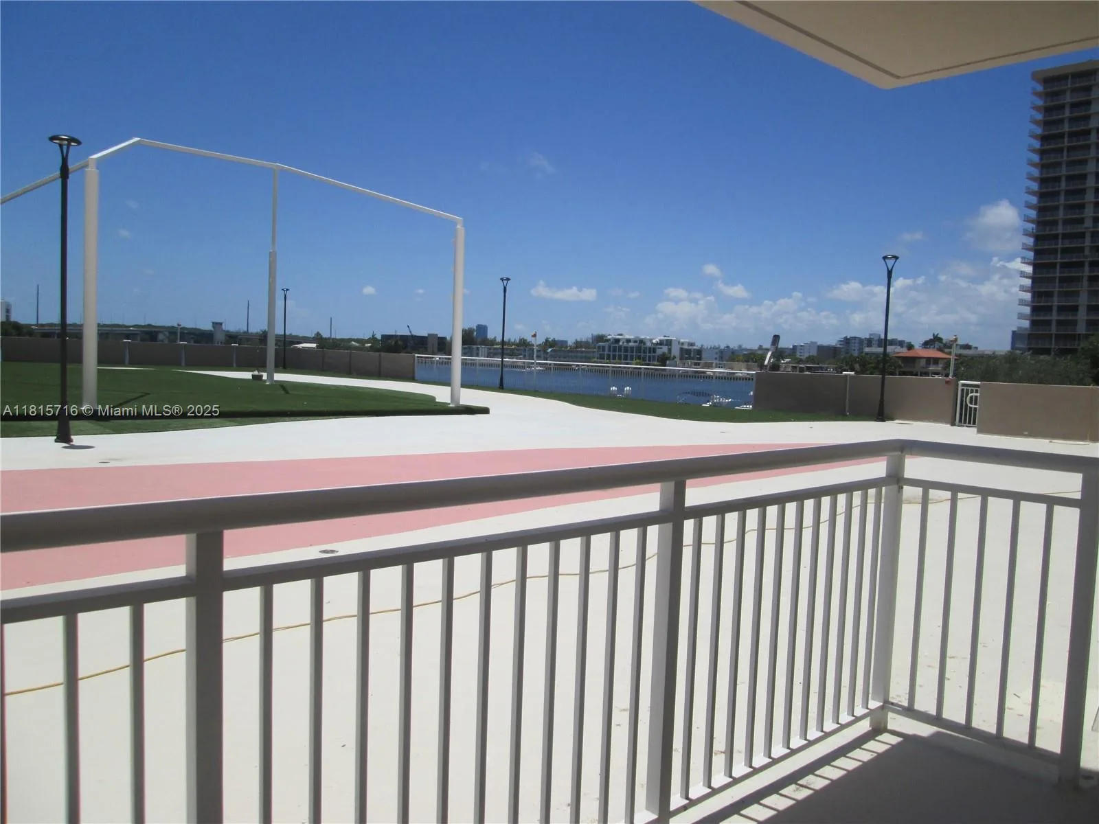 250 174th St # 218, Sunny Isles Beach, FL 33160 photo 2