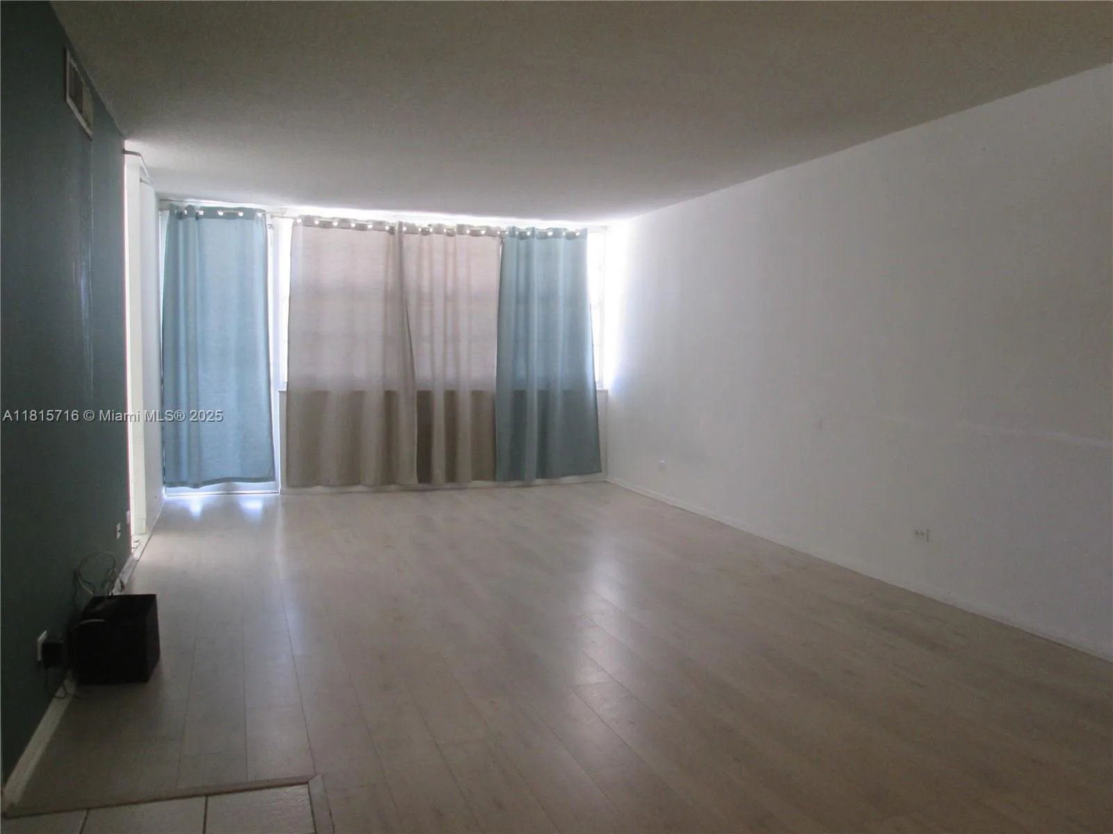250 174th St # 218, Sunny Isles Beach, FL 33160 photo 5