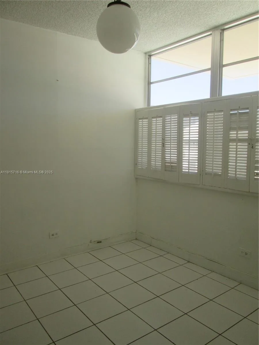 250 174th St # 218, Sunny Isles Beach, FL 33160 photo 7