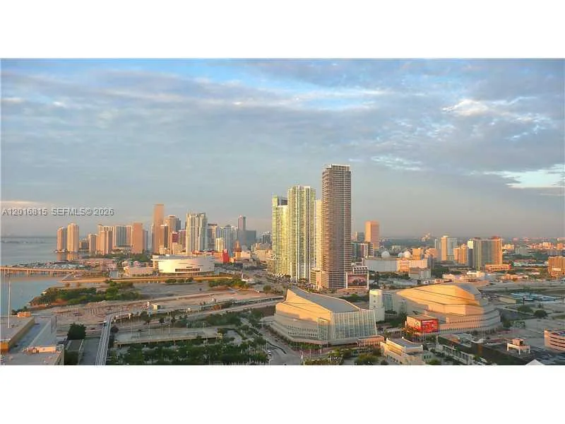 1750 N BAYSHORE DR # 2412, Miami, FL 33132