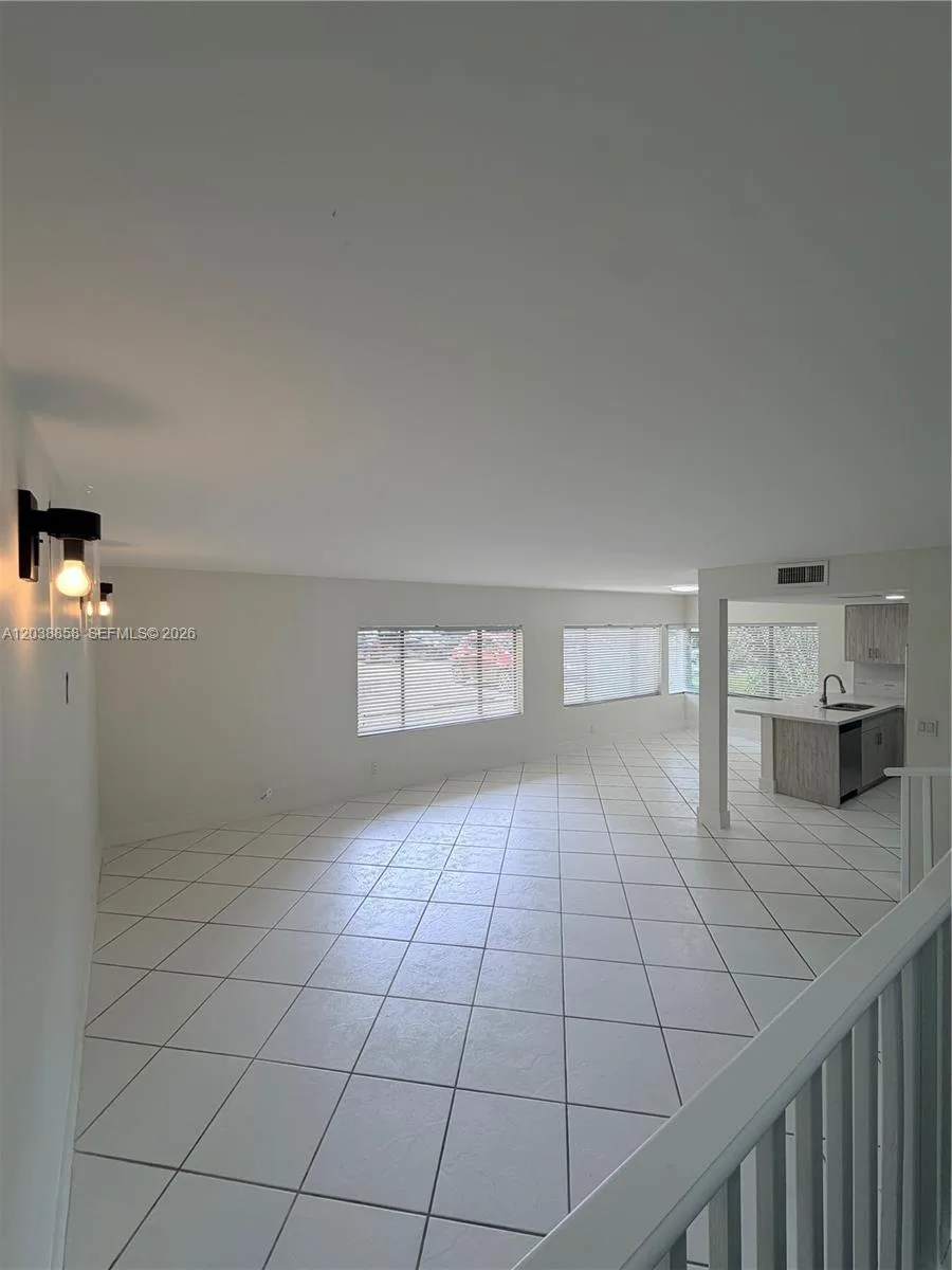 4705 SW 62nd Ave # 104, Davie, FL 33314