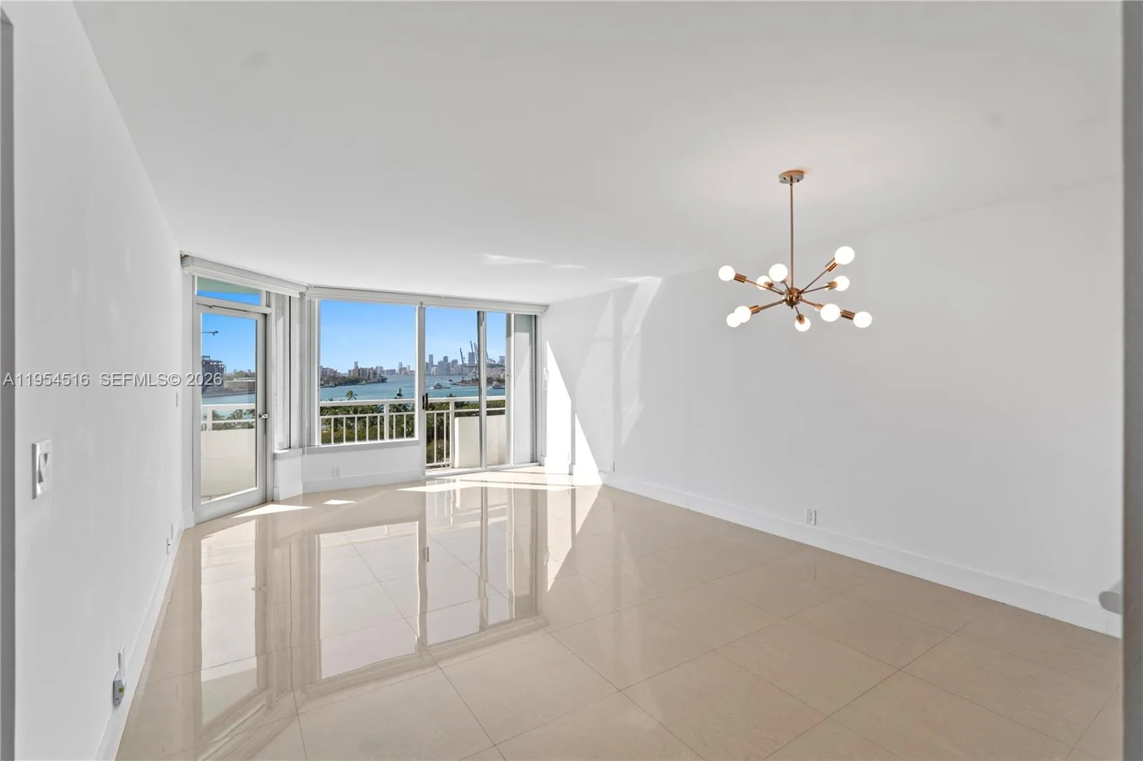 400 S Pointe Dr # 807, Miami Beach, FL 33139 photo 4