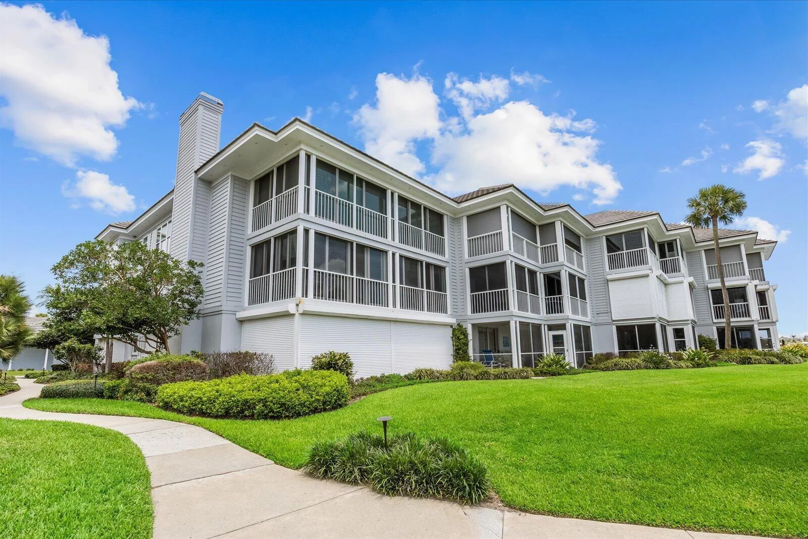 1903 Bay Road # 206, Vero Beach, FL 32963
