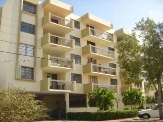 6937 Bay Dr # 410, Miami Beach, FL 33141