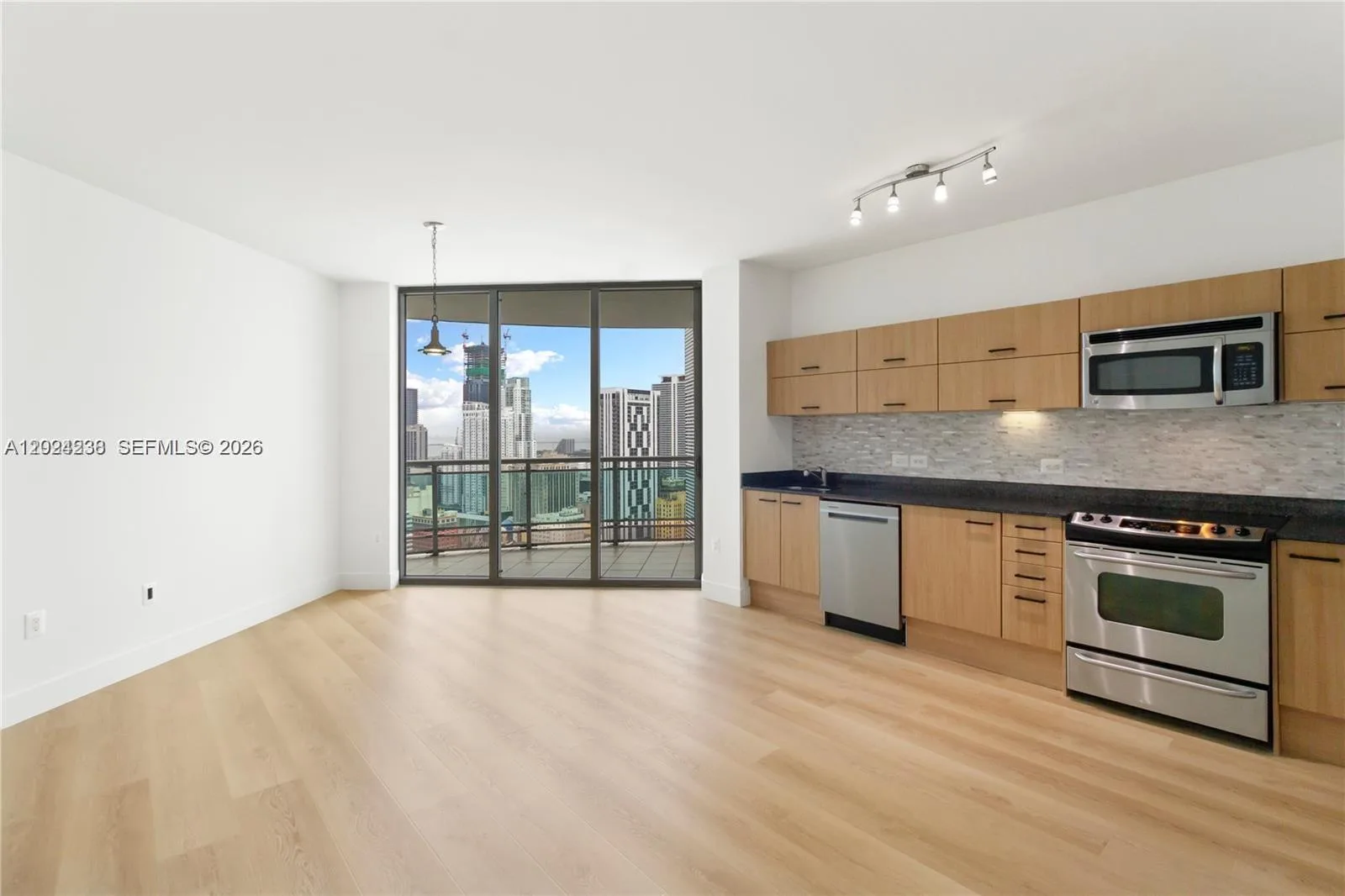 350 S Miami Ave # 3413, Miami, FL 33130