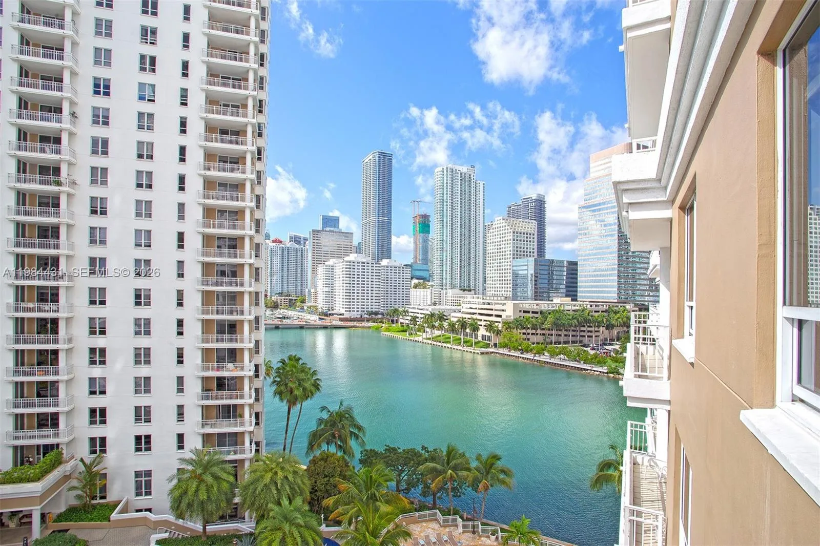 801 Brickell Key Blvd # 907, Miami, FL 33131