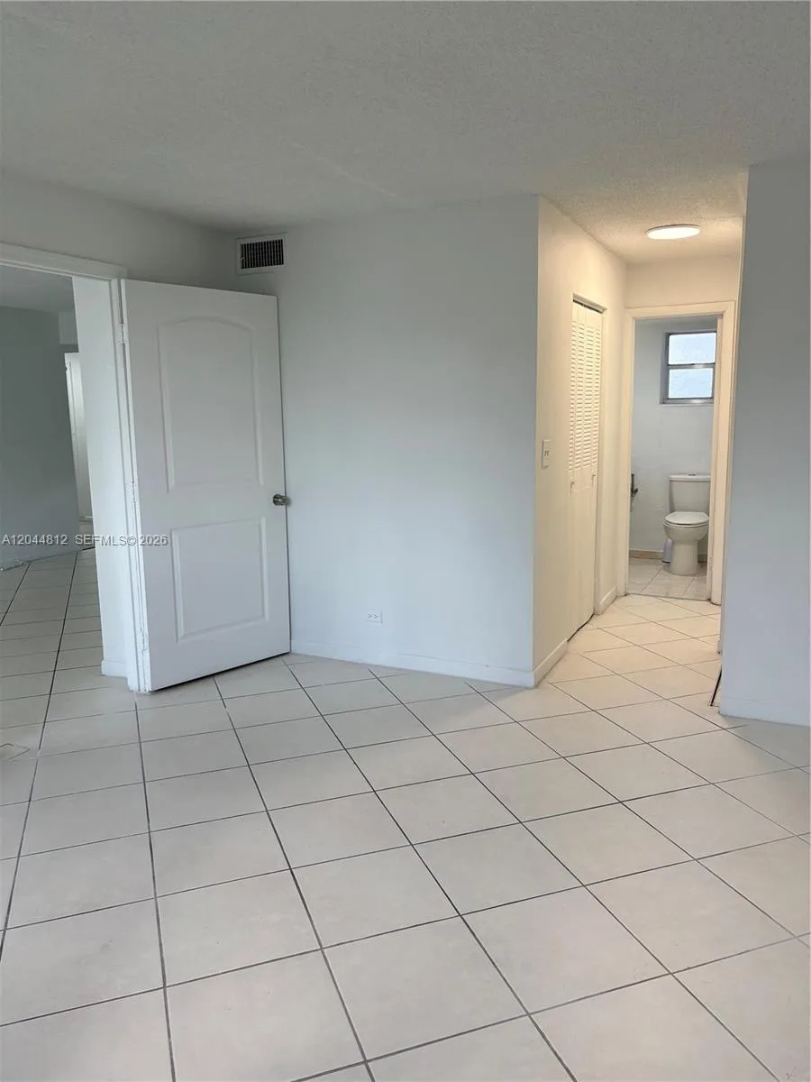 447 NE 195th St # 214, Miami, FL 33179 photo 7