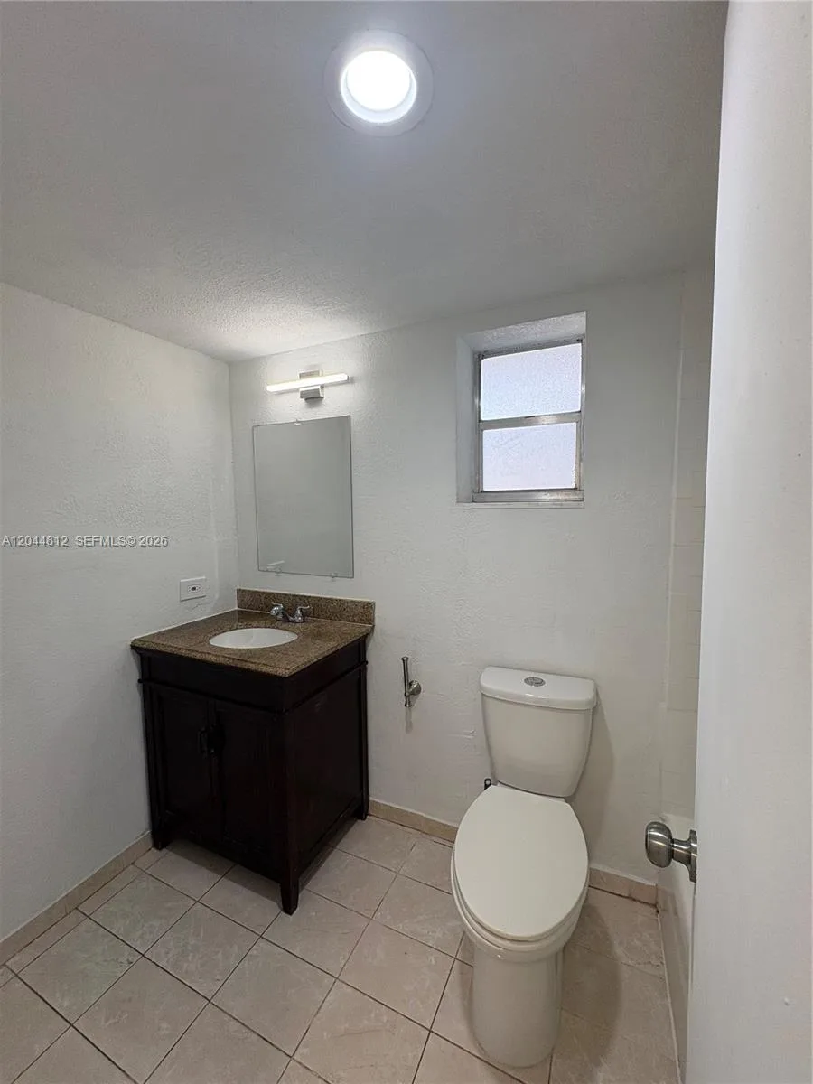 447 NE 195th St # 214, Miami, FL 33179 photo 8