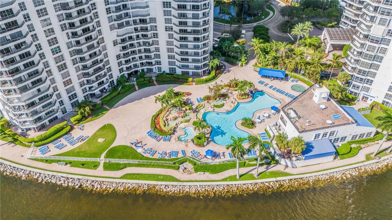 Mystic Pointe 200 – photo 24