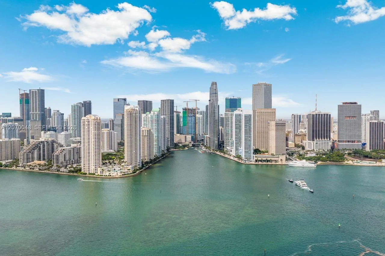 335 S Biscayne Blvd # 2609, Miami, FL 33131
