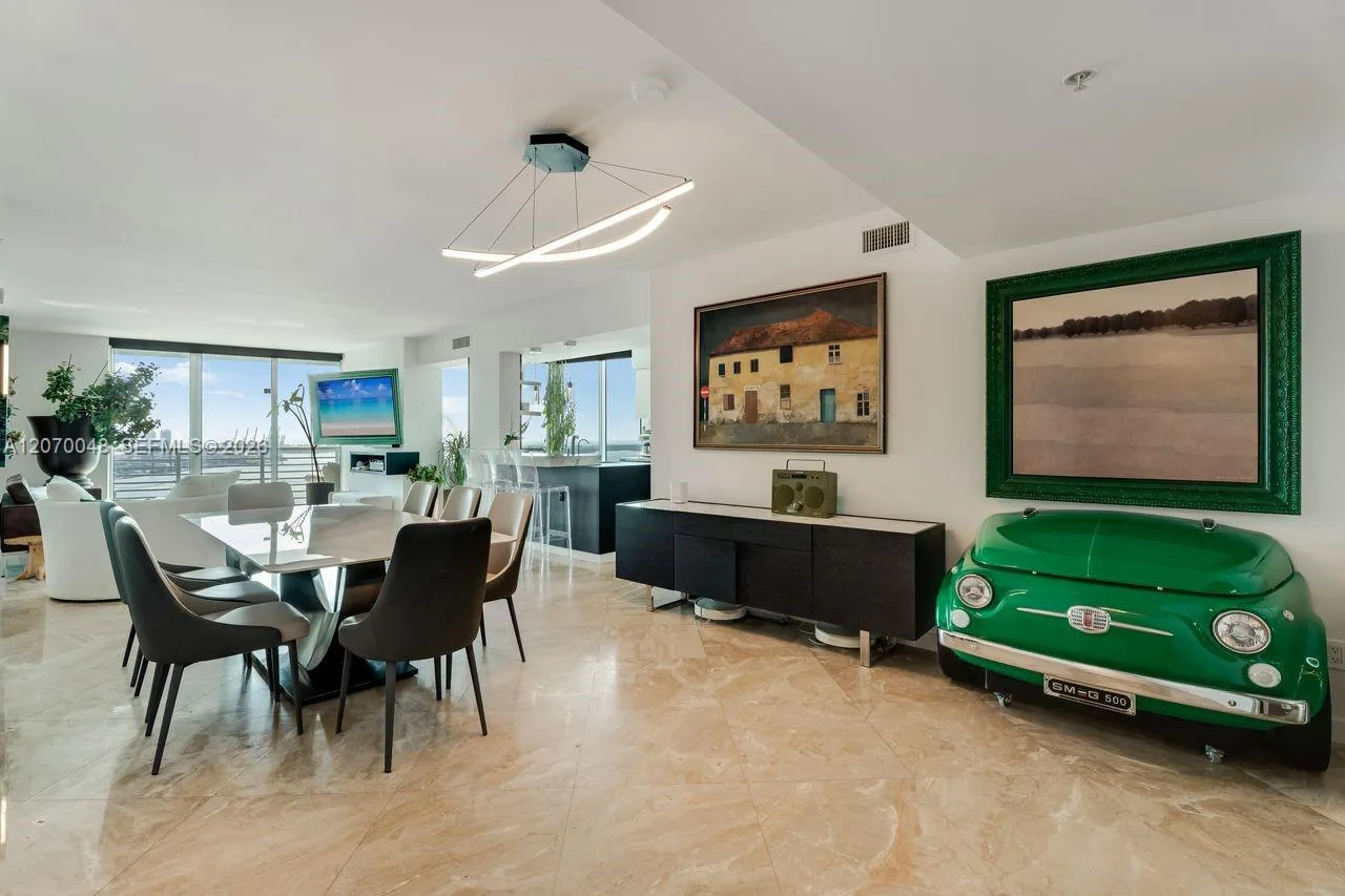 335 S Biscayne Blvd # 2609, Miami, FL 33131 photo 4