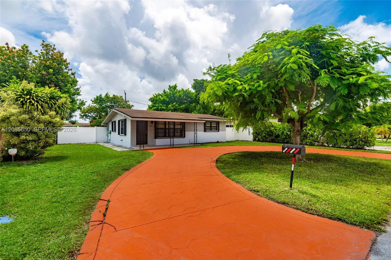 2631 Alcazar Dr, Miramar, FL 33023