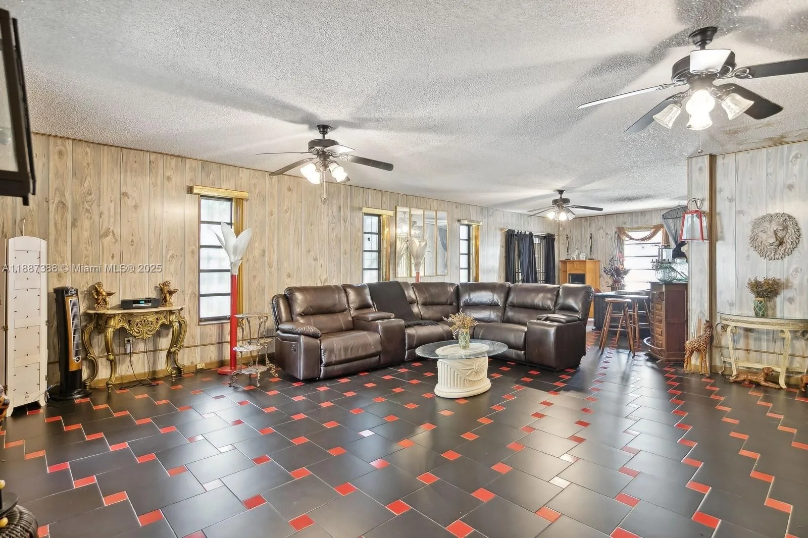 469 NW 69th St, Miami, FL 33150 photo 10