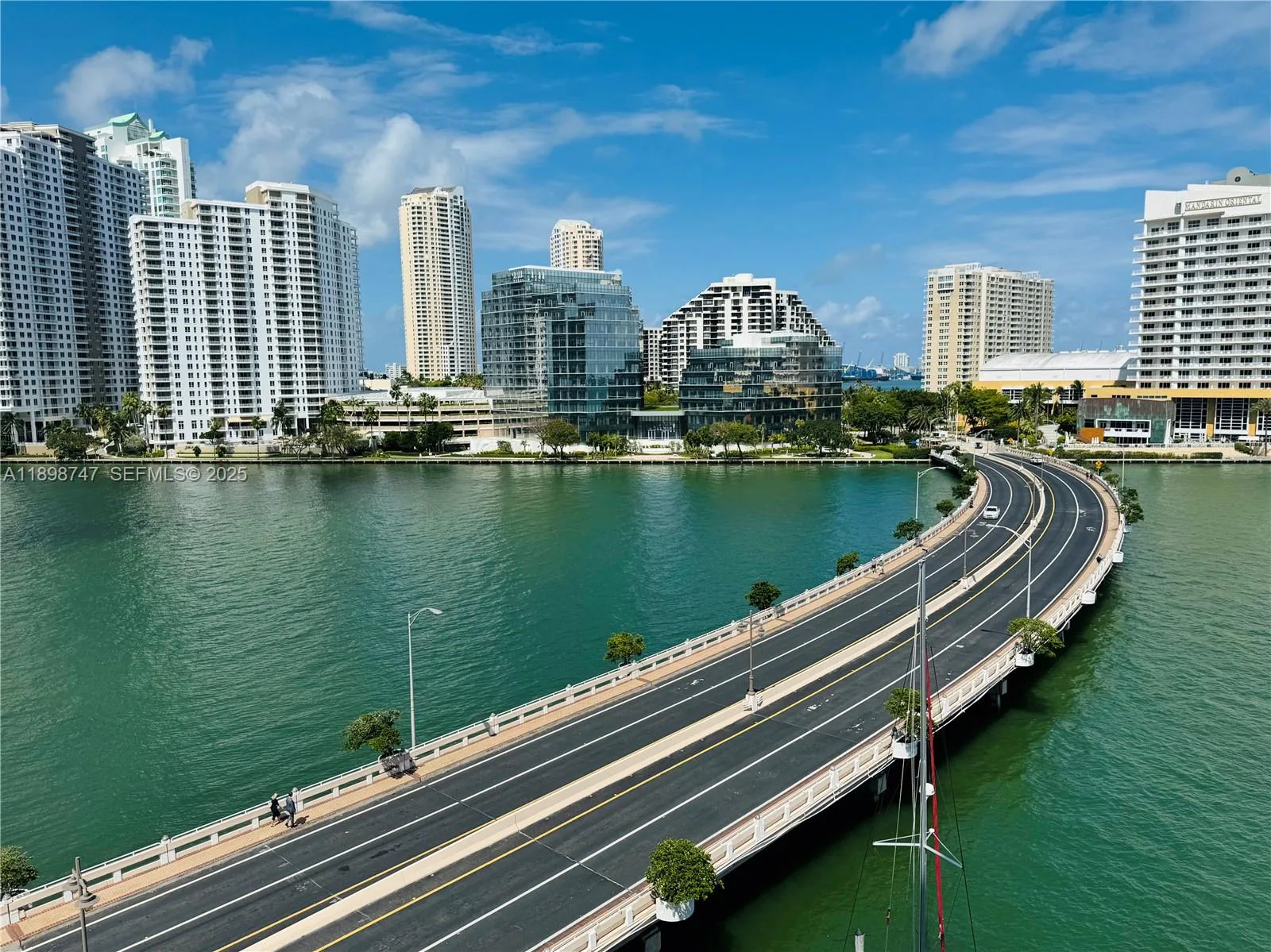 801 Brickell Bay Dr # 871, Miami, FL 33131
