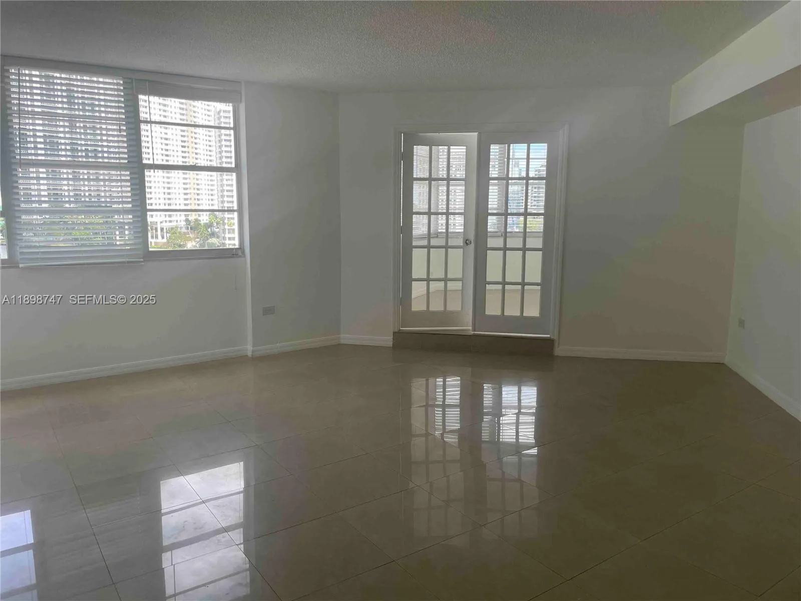 801 Brickell Bay Dr # 871, Miami, FL 33131 photo 11