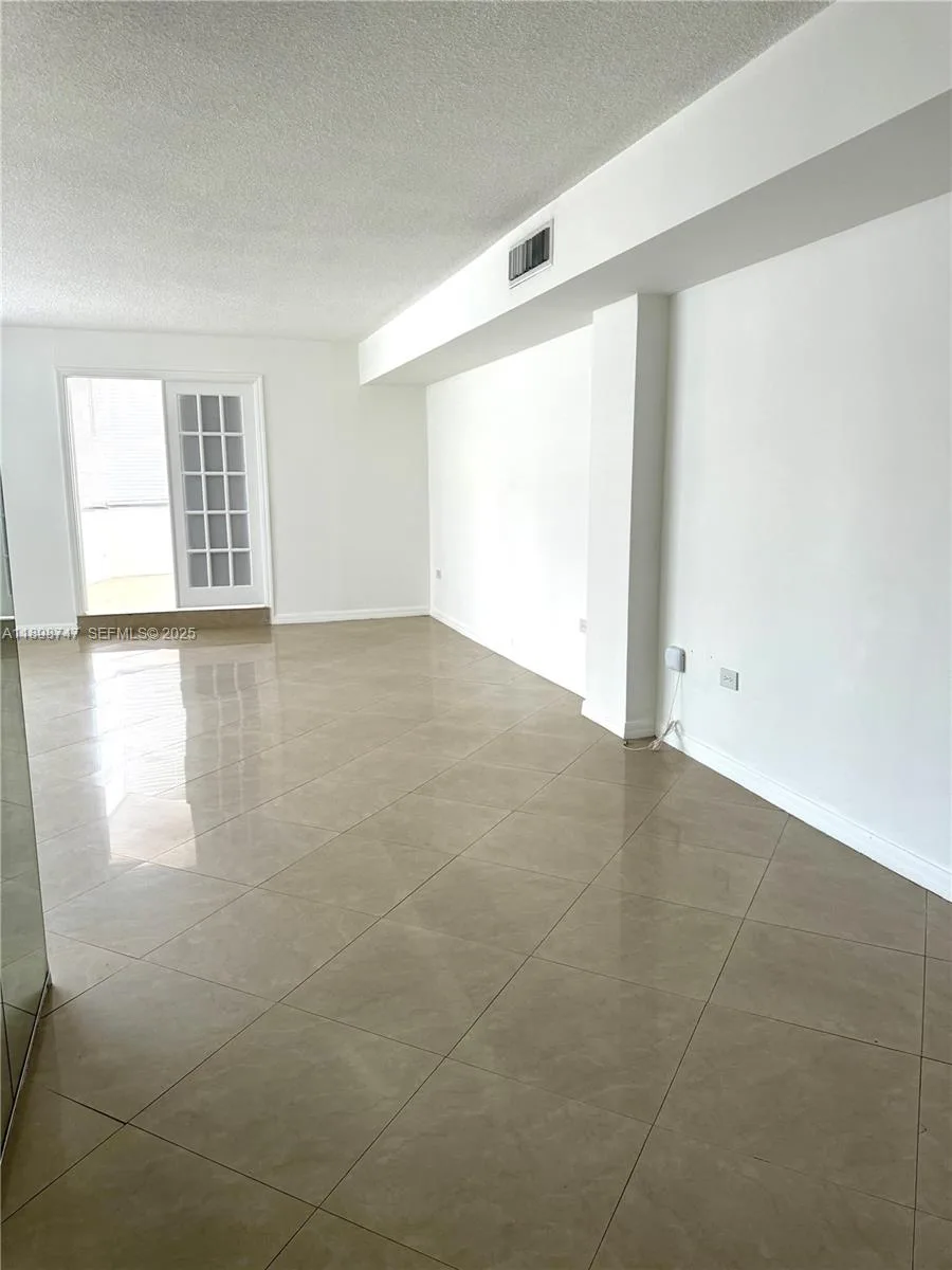 801 Brickell Bay Dr # 871, Miami, FL 33131 photo 5