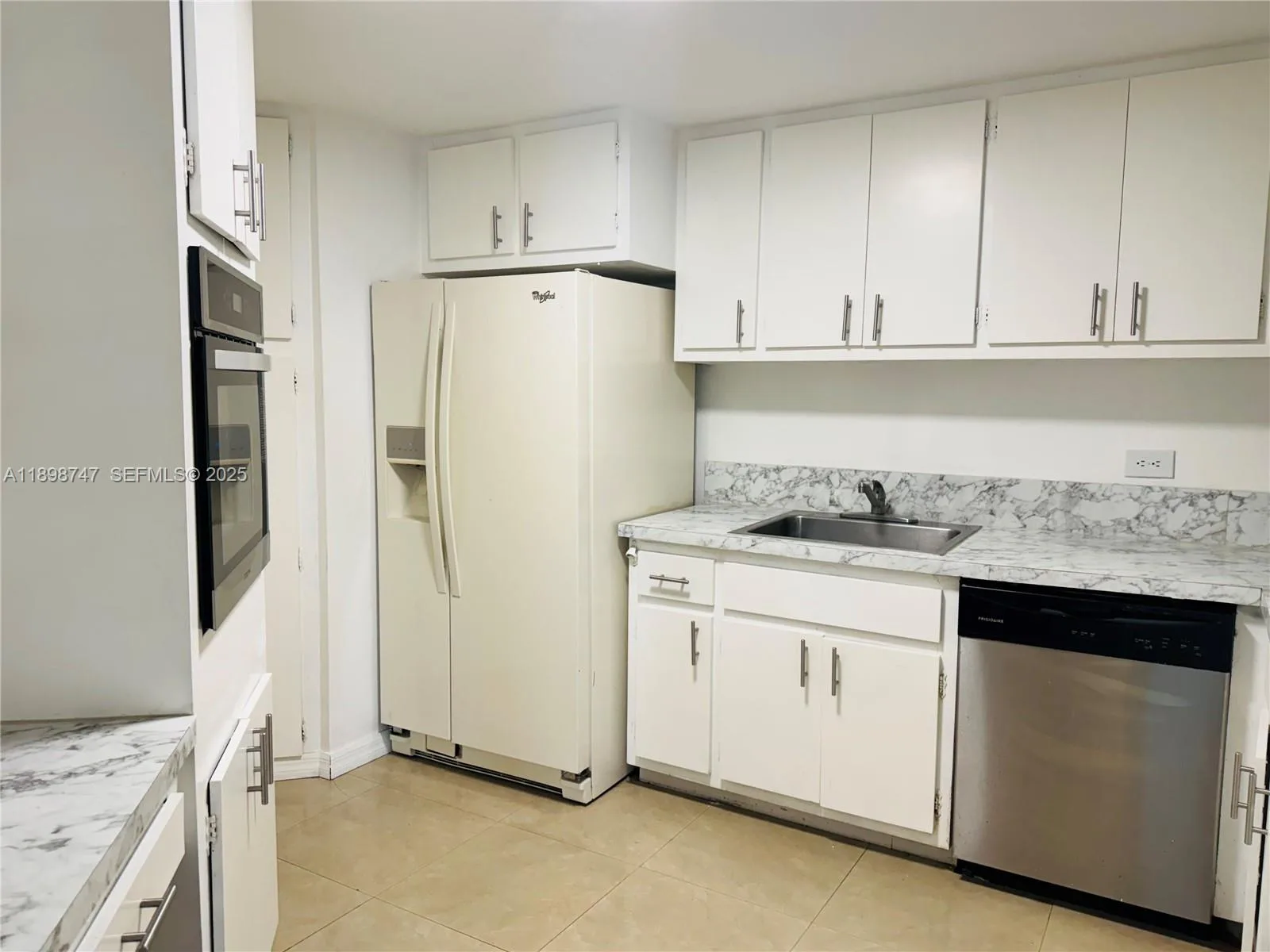 801 Brickell Bay Dr # 871, Miami, FL 33131 photo 7