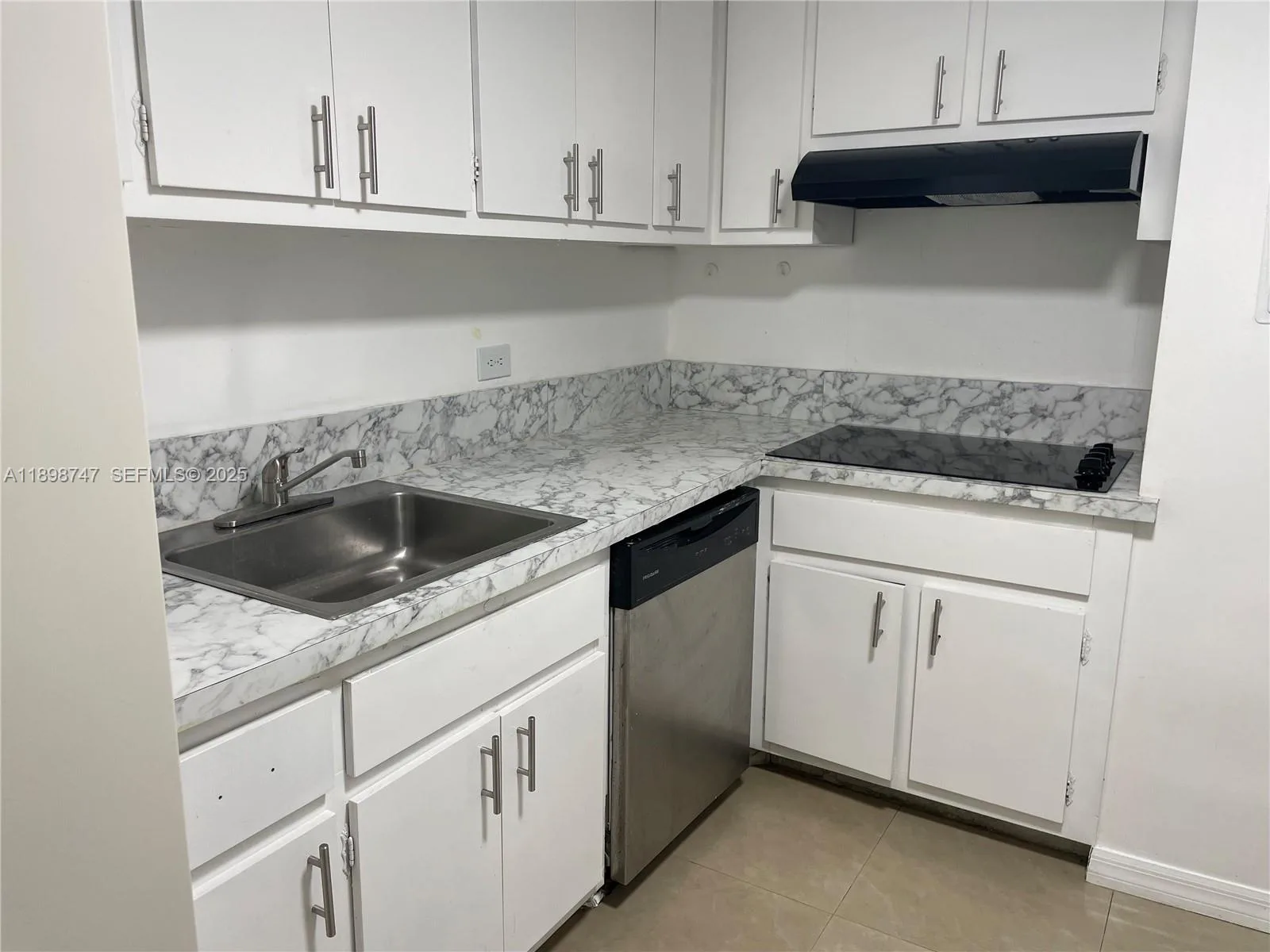 801 Brickell Bay Dr # 871, Miami, FL 33131 photo 8